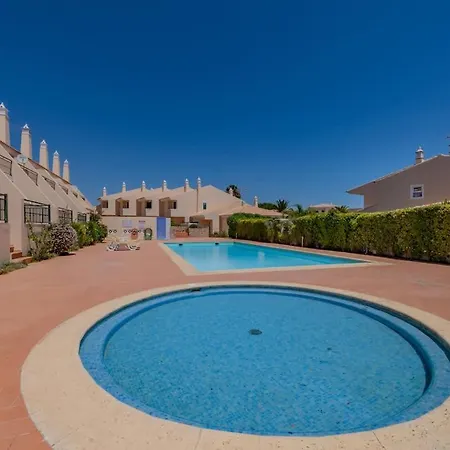 別荘 Sao Rafael Townhouse With Pool